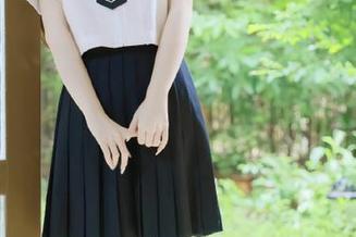 尤物馆 – 魅力nova李雅与礼服的完美结合，细腻美图和绝美照片带你体验时尚之旅