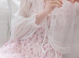 尤蜜荟 – 惊艳！Carol周妍希黑色写真套图，展现女孩甜美与酷炫的完美结合！