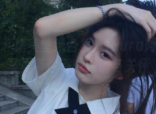 尤蜜荟 – 精美壁纸合集：laura阿姣护士写真带你感受温暖与关怀