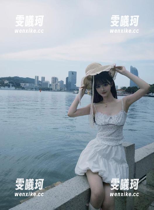 屿鱼yukako 在水中央,屿鱼yukako私拍原图解锁蔚蓝档案中的竞泳魅力