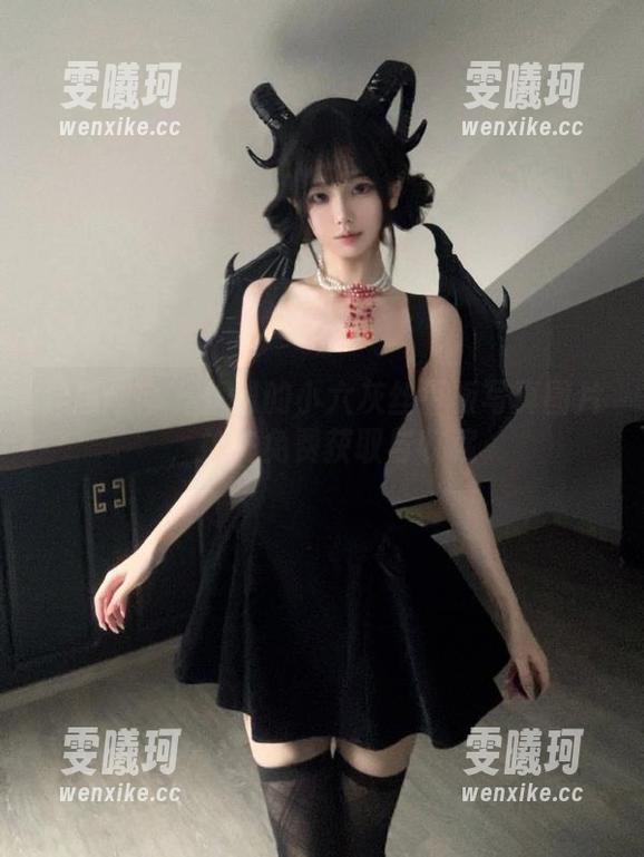 异思趣向-小六 异思趣向 - 优雅的小六灰丝平板写真图片,抢先免费获取与收藏