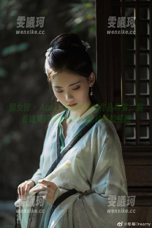 御女郎-Annie安妮 御女郎 - Annie安妮的灰丝作品欣赏:观看她如何通过摄影传递独特的情感