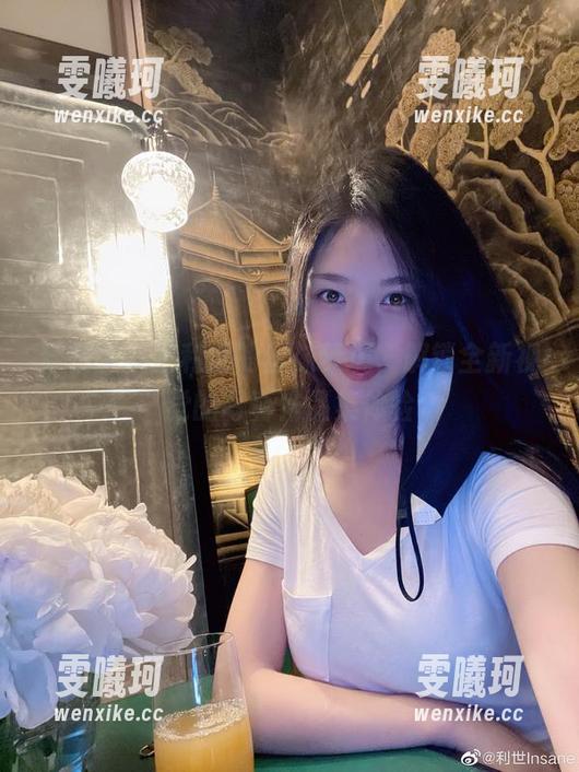 抖娘利世 穿梭于抖娘利世的丝袜梦境,解锁全新视觉的写真作品集体验