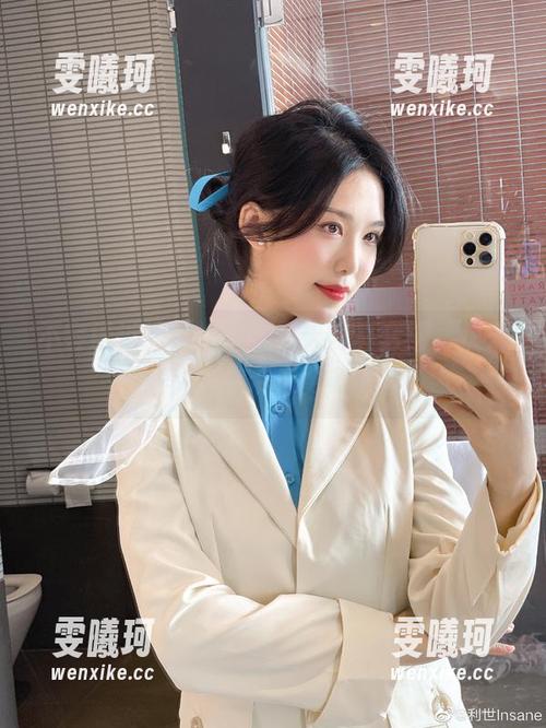 不容错过的抖娘利世夏天写真套图，快来下载，给你带来更多惊喜！