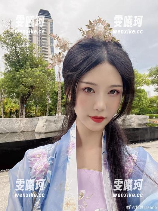 惊艳登场！抖娘利世牛仔裤写真免费原图，带给你视觉盛宴