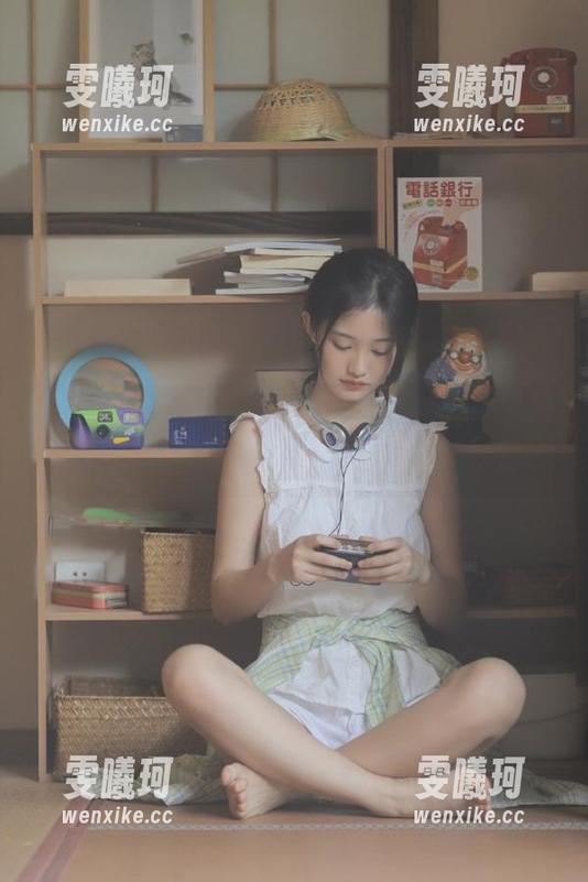 推女神-萌琪琪Lrene 推女神 - 当萌琪琪Lrene遇上蕾丝:最新写真作品挑战你的审美,快来看看吧!