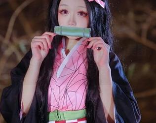 日奈娇死库水写真，展现夏日魅力的美图，绝对让你眼前一亮！