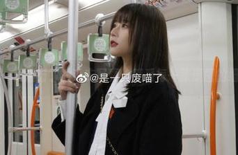 是一只废喵了的毛衣写真：感受每一张原图的细腻