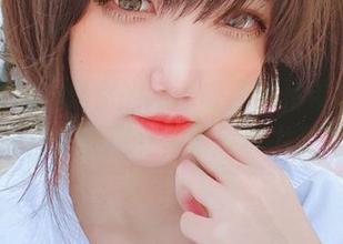 重磅福利：是你的阿薰呀独特吊带写真，完美展现女性柔美与力量