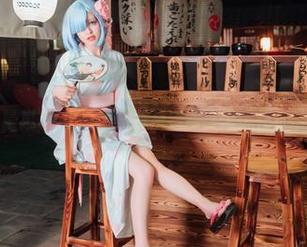 夏日诱惑：晕崽Zz短裤写真图集资源，绝美视觉带来无限惊喜