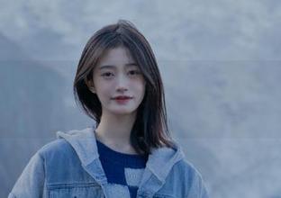 月下摄影 – 快来获取《恰恰空姐》的高清原图，下载你的美好记忆