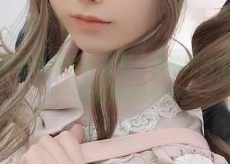 从朝雾爱最新写真来看，自拍图片中的每一刻都充满感动