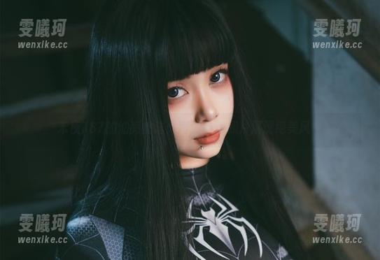 末夜787的油亮魔法：高清cos照片展现绝美风格