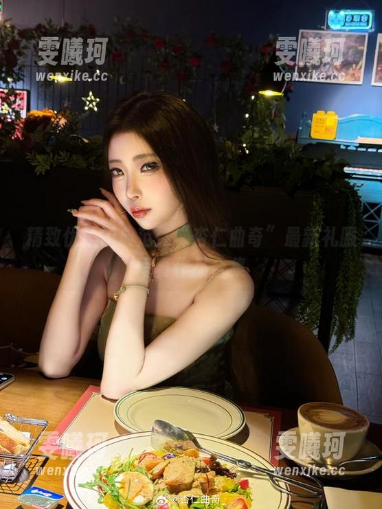 杏仁曲奇 精致优雅的典范:“杏仁曲奇”最新礼服写真作品合集