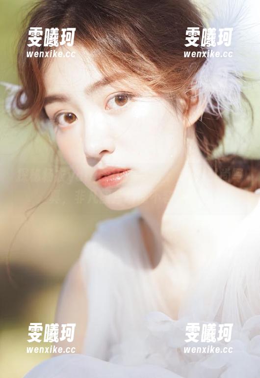 杨衣yangyi 探秘杨衣yangyi的办公室:COS时尚写真,非凡图片瞬间不容错过!
