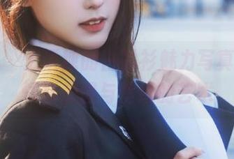 果团网 – 王语纯的白衬衫魅力写真，带你领略美图与壁纸的艺术