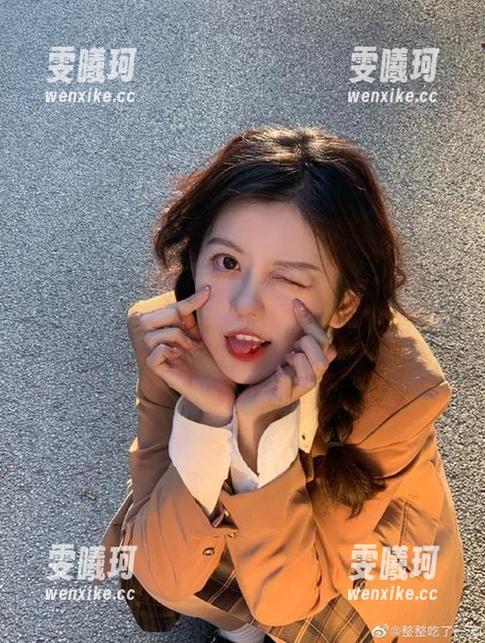 果团网-蜜桃Q妹儿 果团网 - 蜜桃Q妹儿夏天全套图包,带你领略夏日的清新与甜蜜,快来下载吧!