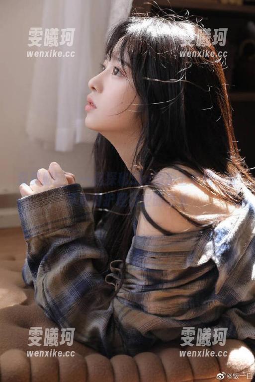 森萝财团-Sia 森萝财团 - 一起探秘Sia的护士套图,分享她对护理行业的热爱