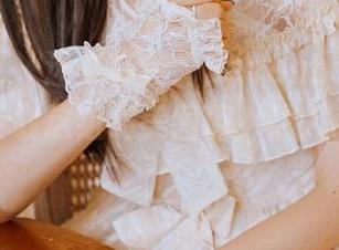 模范学院 – 迷恋柳侑绮Sevenbaby女仆写真，下载这组绝美图像，让人心动不已！