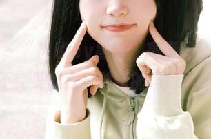 爱美足 – “Mikey黑色”高清写真合集：不完美的我，独特的黑色风格