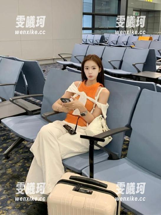 爱蜜社-乐薇Vivi 爱蜜社 - 乐薇Vivi全套御姐作品,带你走进时尚与个性的完美融合!