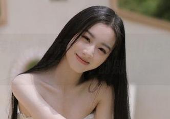 物恋传媒 – 最新写真合集：elise与月独白，探索月光下的别样美丽