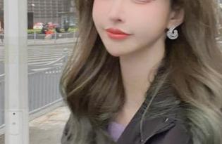 王羽杉最新JK樱花写真免费照片，青春少女的动人瞬间