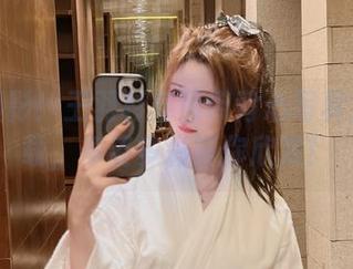 精致摄影！王羽杉穿吊带背心写真全集下载，多姿多彩等你欣赏！