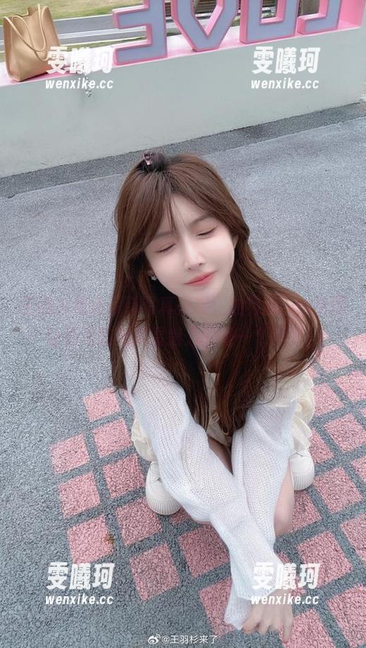 王羽杉 王羽杉黑色吊带写真来袭,独特的cos套图让你领略她尽显魅力的每一个瞬间!