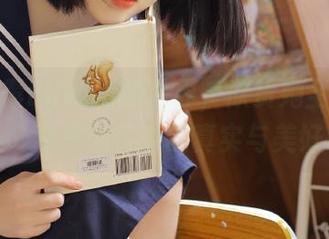 走进白露Bululu的世界，欣赏她全套家庭の看护妇作品的真实与美好