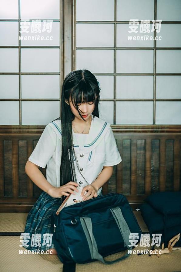 白龙猫女 微密圈 - 全套写真特辑:白龙猫女与奶牛的奇妙融合图片展示