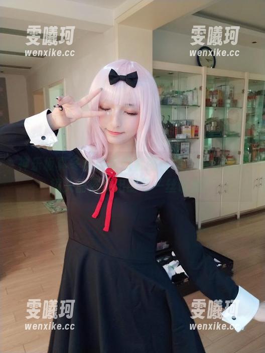 神乐坂真冬 神乐坂真冬丝袜美图套图合集,感受她在镜头前展现出的每一丝诱惑!