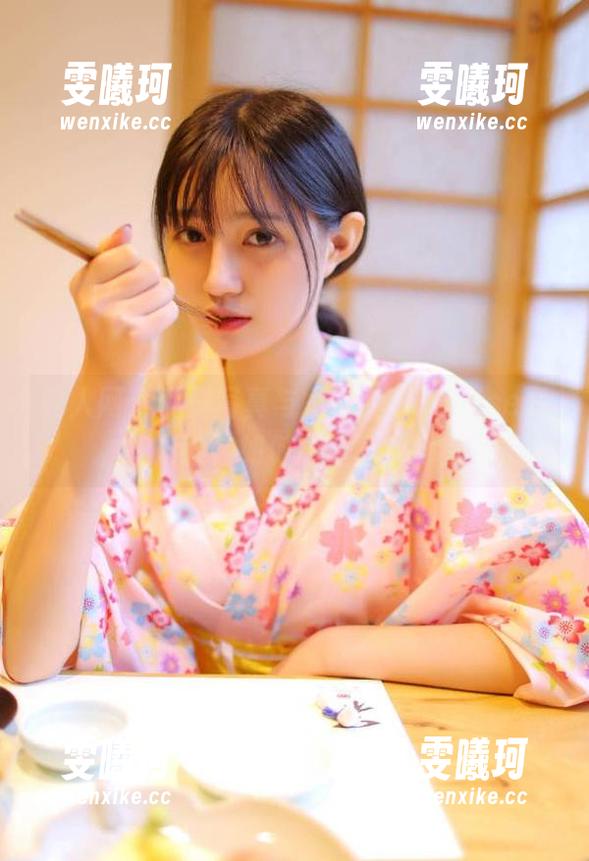 秀人网-Elise谭晓彤 秀人网 - 私房写真与剧情交织,Elise谭晓彤教你如何展现真实自我