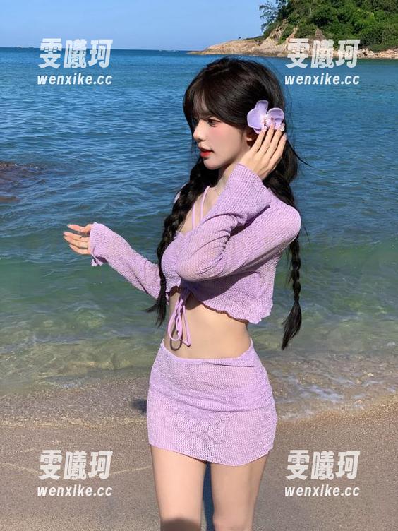 秀人网-KOKO可可 秀人网 - 邂逅KOKO可可:灰丝带来的艺术图片之旅,感受不一样的风情