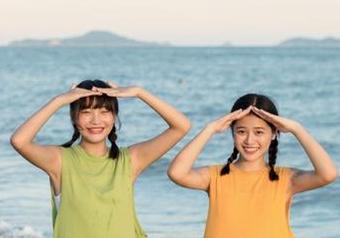 秀人网 – 久久Aimee的白衬衫作品集：不断更新的时尚灵感之源
