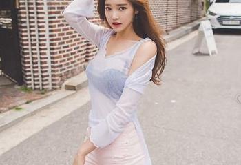 秀人网 – 凯竹廿十的夏日梦境：高清写真分享透视夏天的色彩