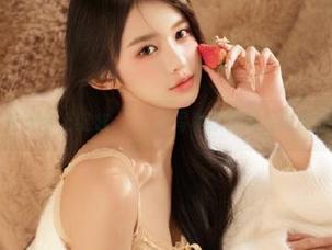 秀人网 – 在天台上绽放：婠婠么写真原图捕捉瞬间的永恒之美