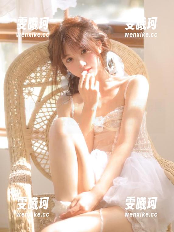 秀人网-小海臀Rena 秀人网 - 点击下载高清“小海臀Rena黑白”,让视觉享受与艺术相伴