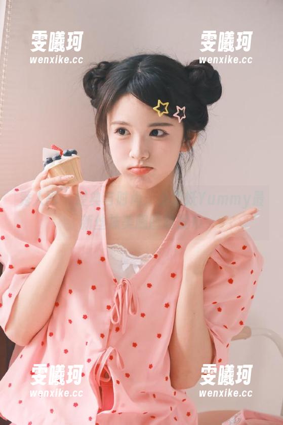 秀人网-小蛮妖Yummy 秀人网 - 经典与时尚:小蛮妖Yummy最新丝袜美腿图册发布