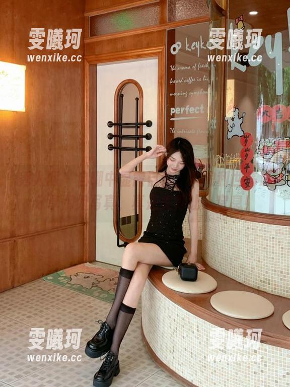 秀人网-抖娘利世 秀人网 - 自嘲中显露自信,抖娘利世高清分享御姐写真,真是美得让人窒息!