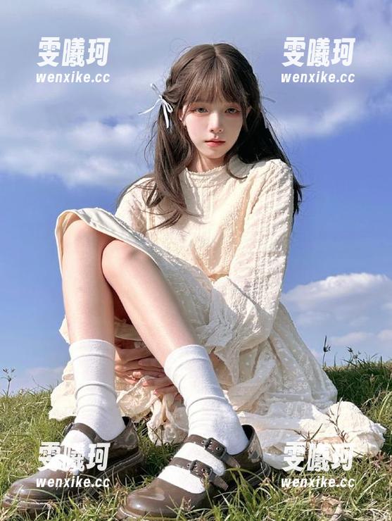 秀人网-果儿 秀人网 - 果儿套装写真,图片作品展现青春与优雅的完美交融