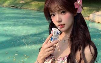 秀人网 – 沉浸在江露露的居家写真作品中，体验生活的每一个角落，揭开温暖的日常秘境