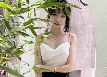 秀人网 – 瑞莎Trista连体衣写真集，高清套图展示她温柔与强大的双面魅力！