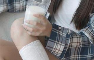 秀人网 – 璀灿天使的在线写真作品合集，带你走进她的梦想世界！