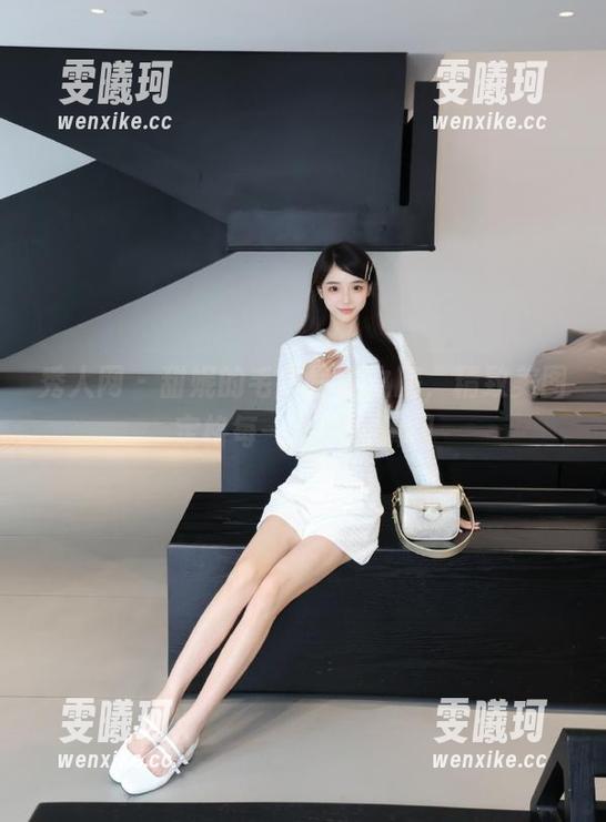 秀人网-甜妮 秀人网 - 甜妮的毛衣写真之旅,精致美图定格每一个温暖瞬间