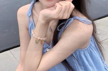 秀人网 – 在考拉Koala的办公室里，原图与美学碰撞，动手下载感受吧！