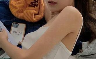 秀人网 – 肉晴MINI双人写真作品原图全新更新，带你领略那些无法言表的美丽与情感交织！