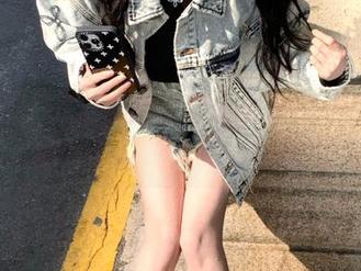 秀人网 – 谢小葱的职业装写真大集合：职场气质与时尚的完美结合