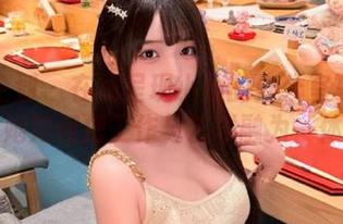 紧急企划 – 在线呈现小婕的办公室写真：她如何把工作与艺术融为一体