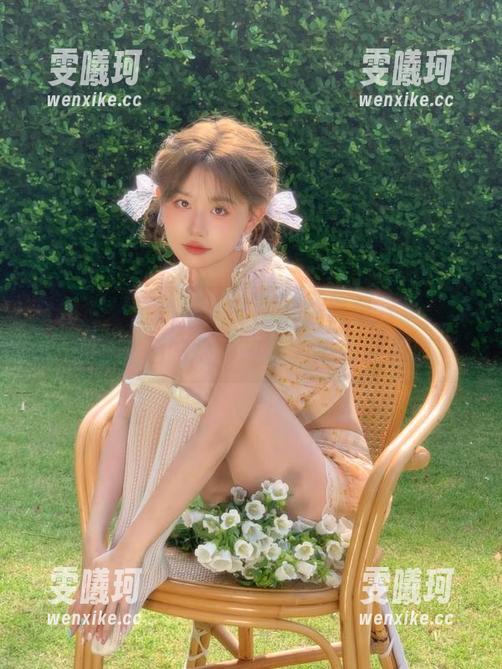 紧急企划-小恩 紧急企划 - 小恩带来明日香图集分享,探索她背后的摄影故事和灵感源泉!